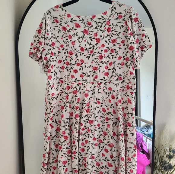 Torrid Floral Shirred Sweetheart Dress - Picture 7 of 8